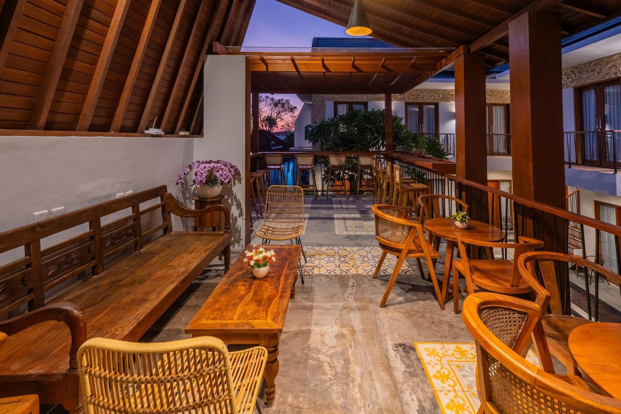 Mahesa Suites Seminyak Exterior photo