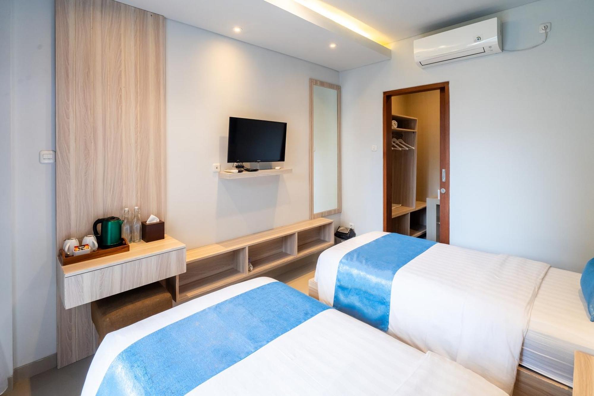 Mahesa Suites Seminyak Exterior photo