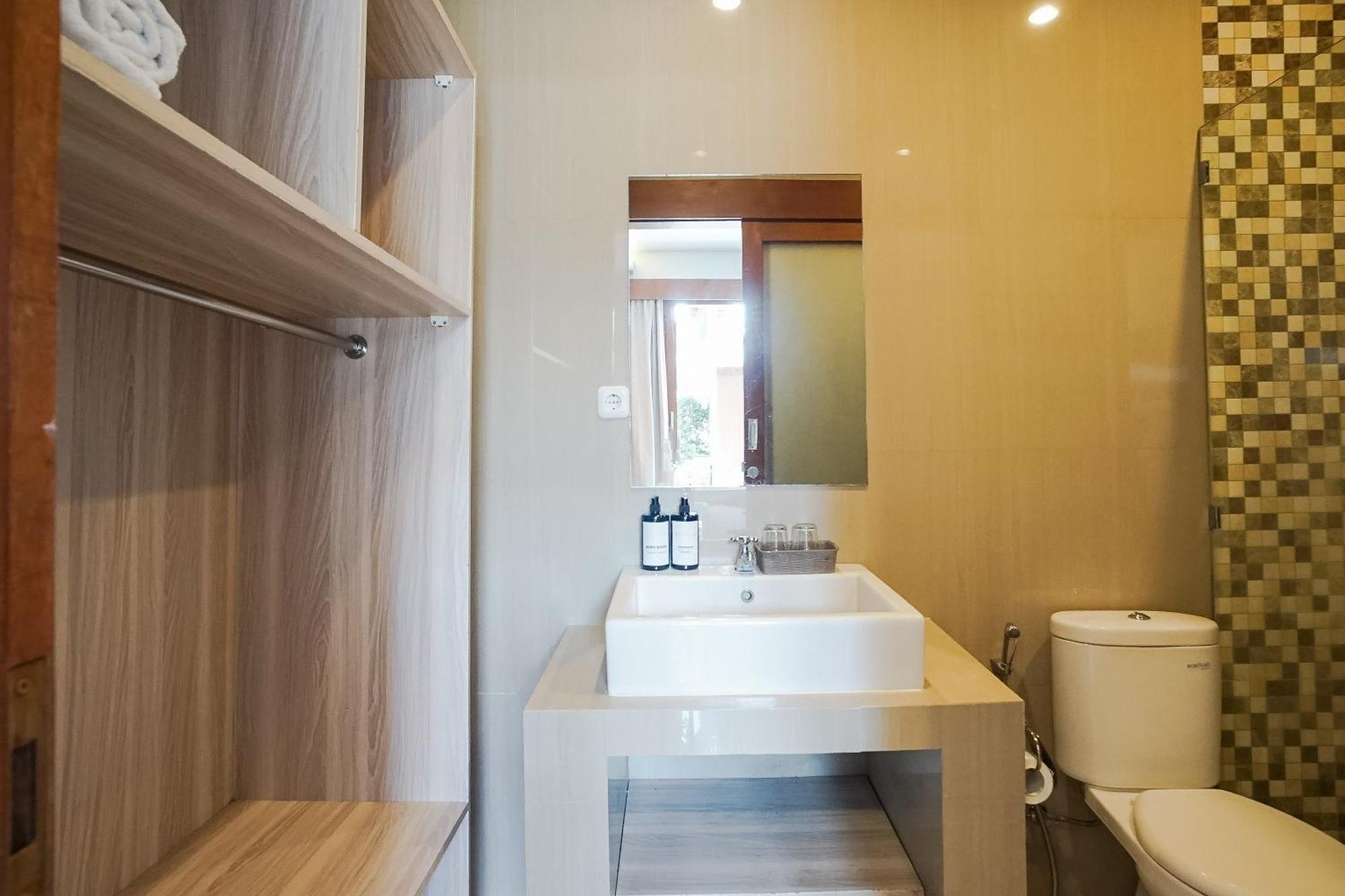 Mahesa Suites Seminyak Exterior photo