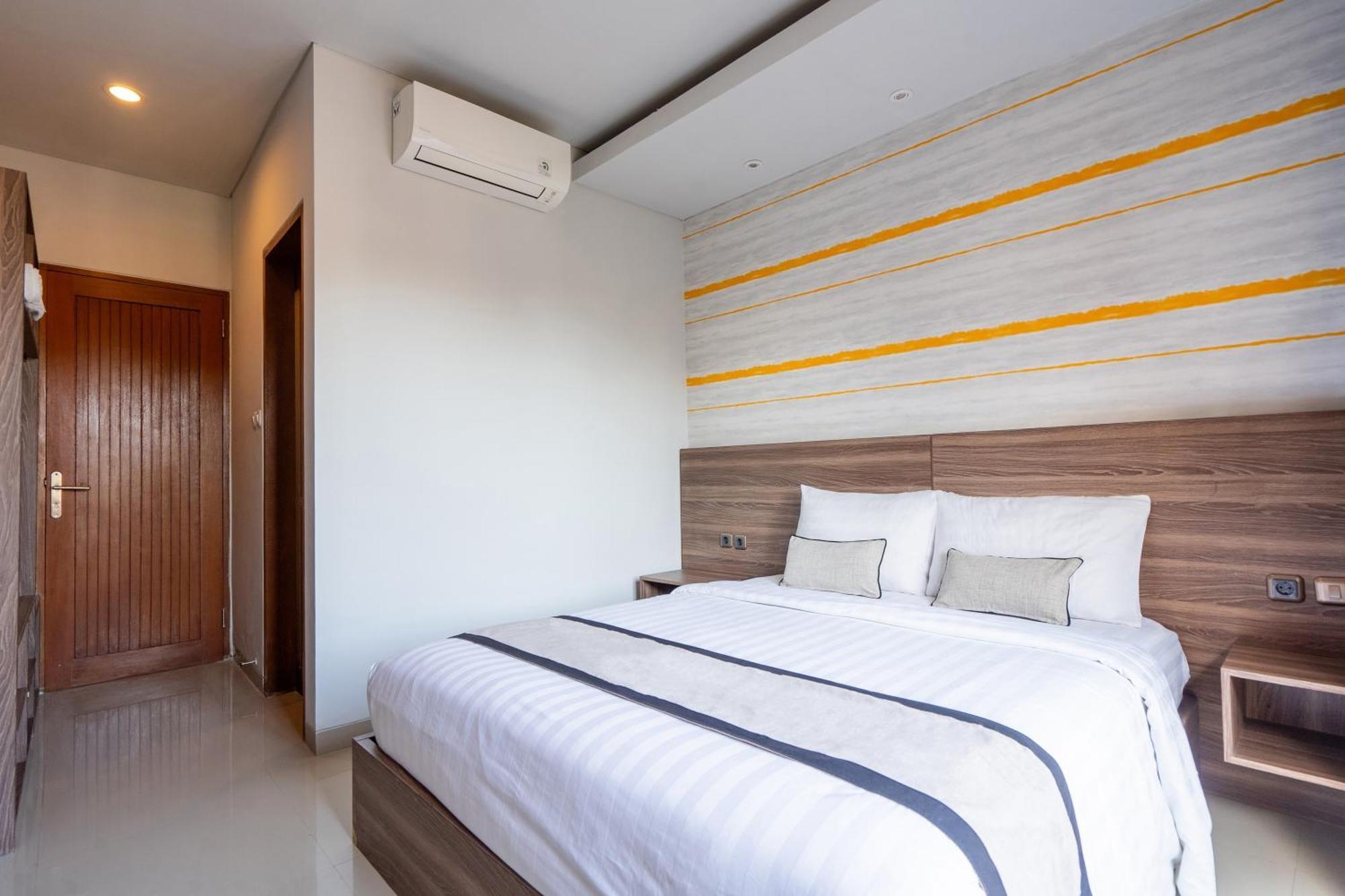 Mahesa Suites Seminyak Exterior photo