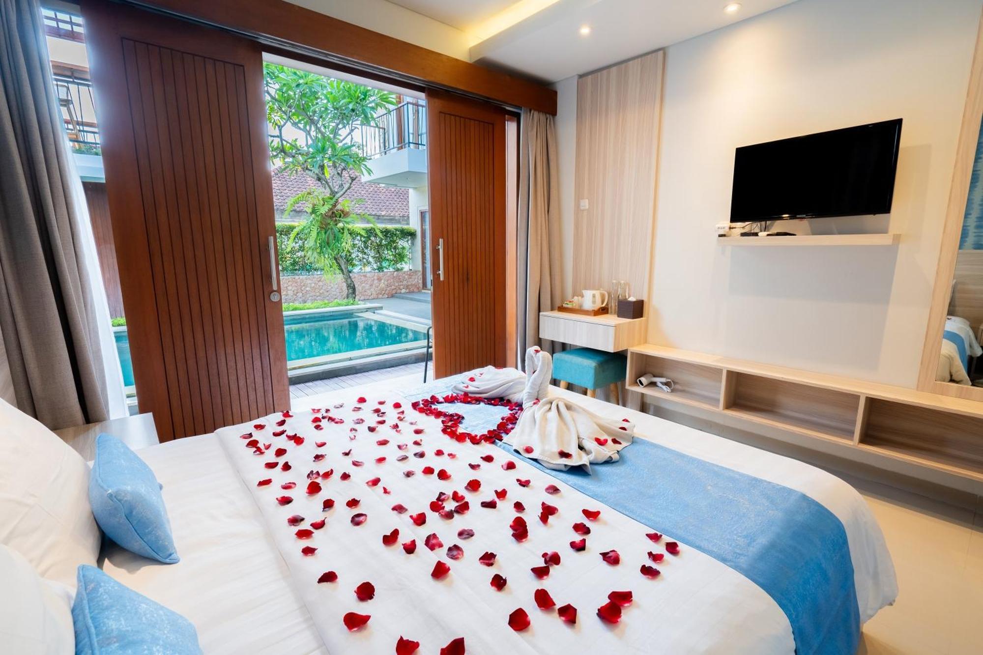 Mahesa Suites Seminyak Exterior photo